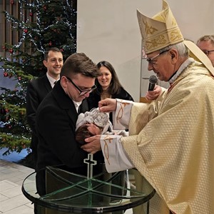 Biskup Gorski krstio peto dijete obitelji Karlović u Župi Utrina